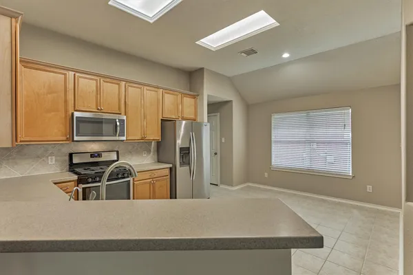 $2,500 | 27 East Russet Grove Circle, The Woodlands, TX 77384