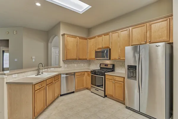 $2,500 | 27 East Russet Grove Circle, The Woodlands, TX 77384
