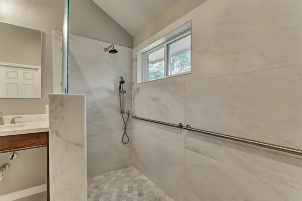 $2,500 | 27 East Russet Grove Circle, The Woodlands, TX 77384