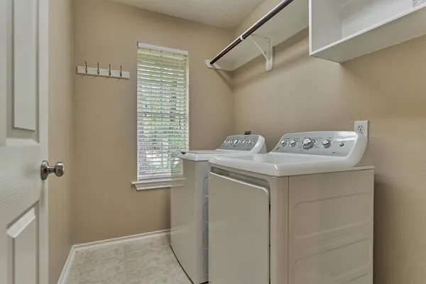 $2,500 | 27 East Russet Grove Circle, The Woodlands, TX 77384