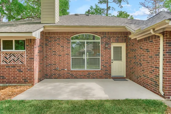 $2,500 | 27 East Russet Grove Circle, The Woodlands, TX 77384
