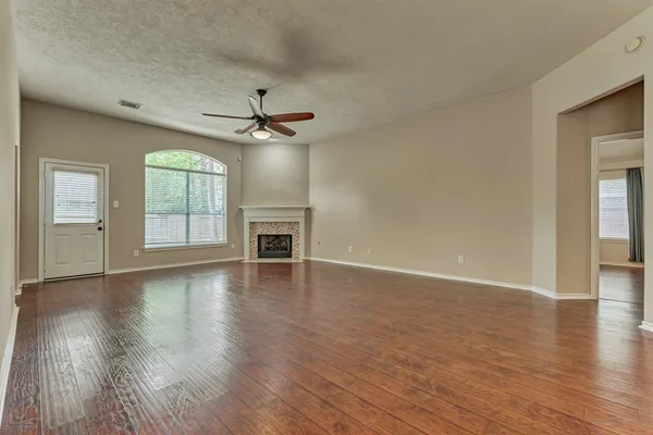 $2,500 | 27 East Russet Grove Circle, The Woodlands, TX 77384