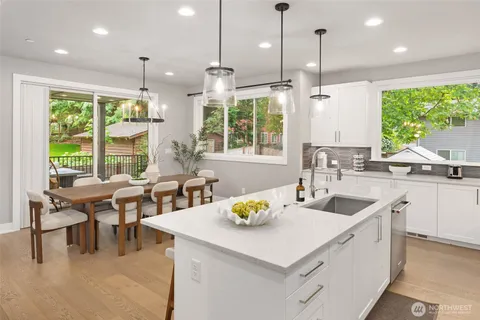 $1,999,000 | 8021 Northeast 127th Lane, Kirkland, WA 98034