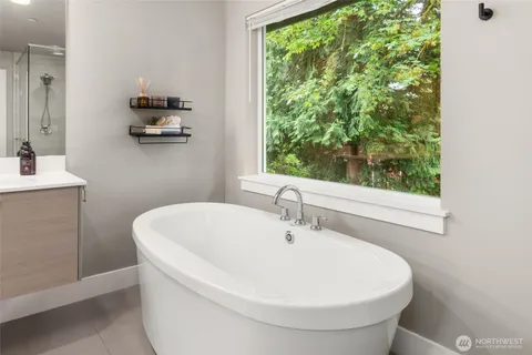 $1,999,000 | 8021 Northeast 127th Lane, Kirkland, WA 98034