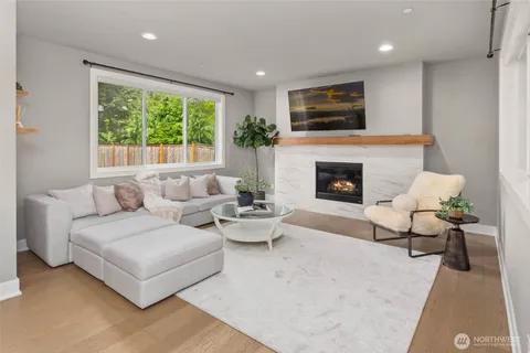 $1,999,000 | 8021 Northeast 127th Lane, Kirkland, WA 98034