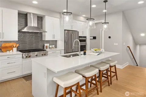 $1,999,000 | 8021 Northeast 127th Lane, Kirkland, WA 98034