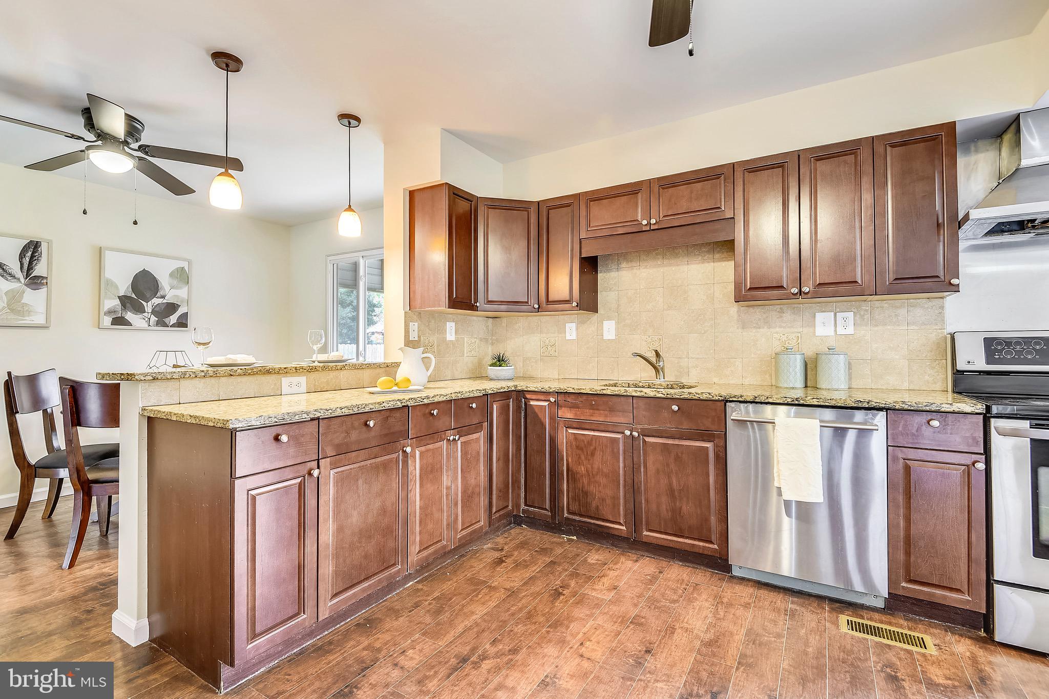 342 Schulamar Road Linthicum, MD 21090 - Photo 6 of 41