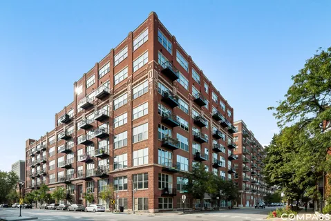 $389,000 | 1500 West Monroe Street, Unit 220, Chicago, IL 60607