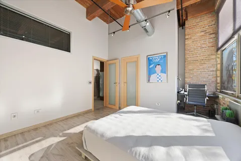 $389,000 | 1500 West Monroe Street, Unit 220, Chicago, IL 60607
