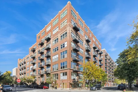 $389,000 | 1500 West Monroe Street, Unit 220, Chicago, IL 60607