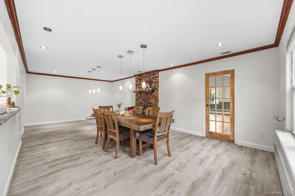 $1,875,000 | 3 Fams Court, Jericho, NY 11753