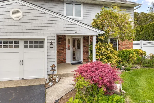 $1,875,000 | 3 Fams Court, Jericho, NY 11753
