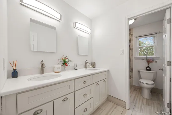 $1,875,000 | 3 Fams Court, Jericho, NY 11753