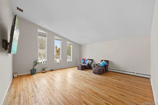 $1,875,000 | 3 Fams Court, Jericho, NY 11753