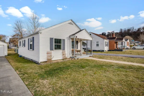 $214,000 | 212 Ferguson Avenue, Elizabethton, TN 37643