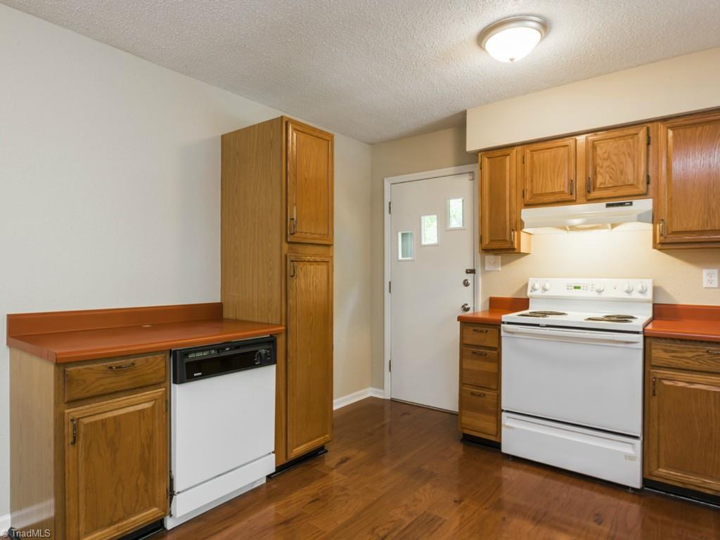 1912 Sheldon Road Greensboro, NC 27405 - Photo 5 of 30 Gallery Image 5
