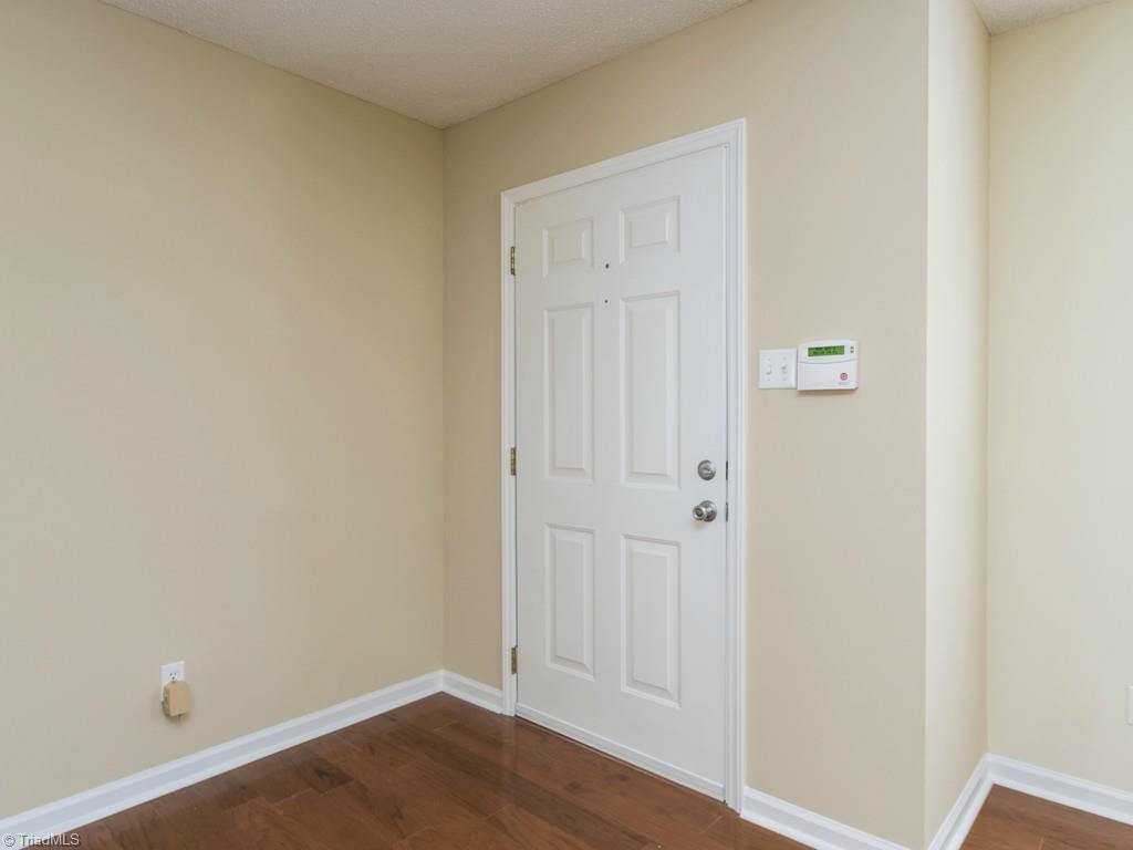 1912 Sheldon Road Greensboro, NC 27405 - Photo 6 of 30 Gallery Image 6