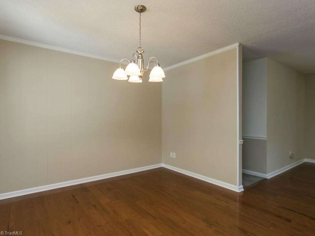 1912 Sheldon Road Greensboro, NC 27405 - Photo 8 of 30 Gallery Image 8