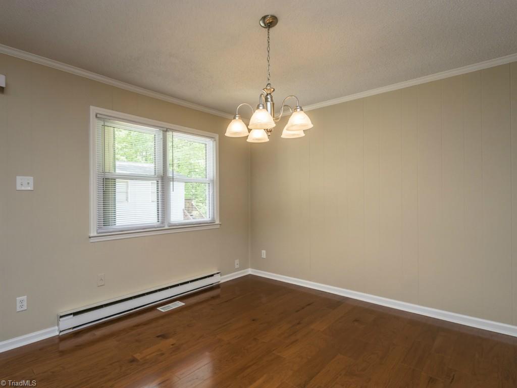 1912 Sheldon Road Greensboro, NC 27405 - Photo 9 of 30 Gallery Image 9