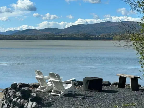 $359,000 | 118 Capital Hill Drive, Shoreham, VT 05734