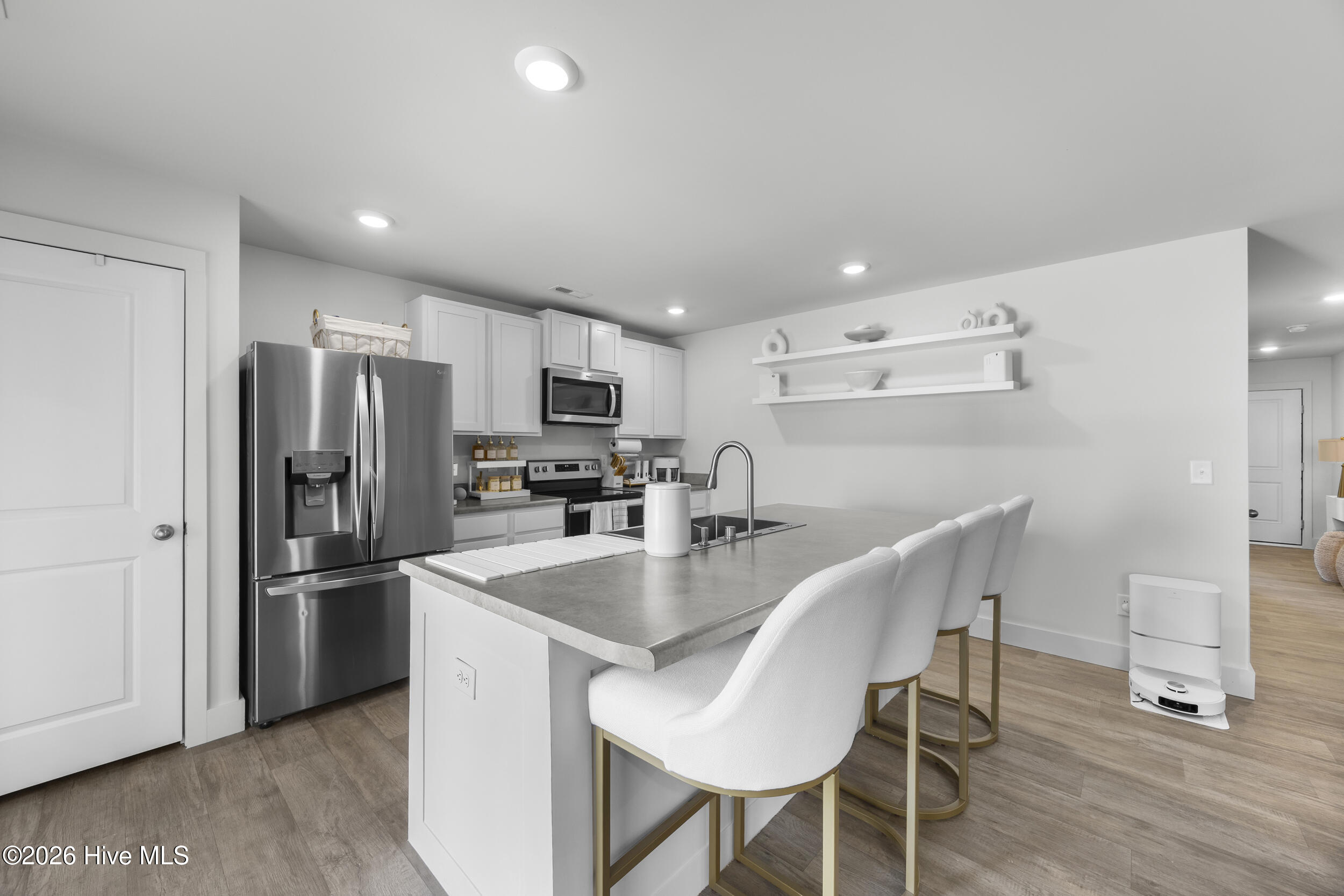 110 Cassidy Lane, Unit 63 Holly Ridge, NC 28445 - Photo 6 of 49 20_kitchen