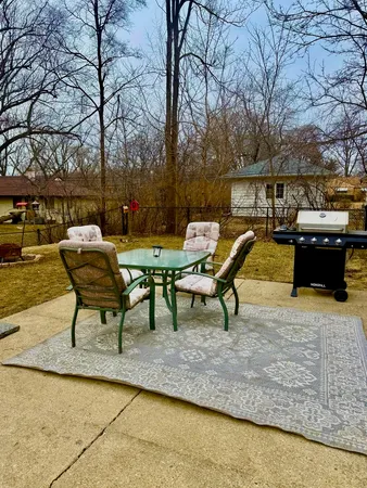 $2,400 | 24 Johnathan Road, Lake Zurich, IL 60047