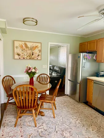 $2,400 | 24 Johnathan Road, Lake Zurich, IL 60047