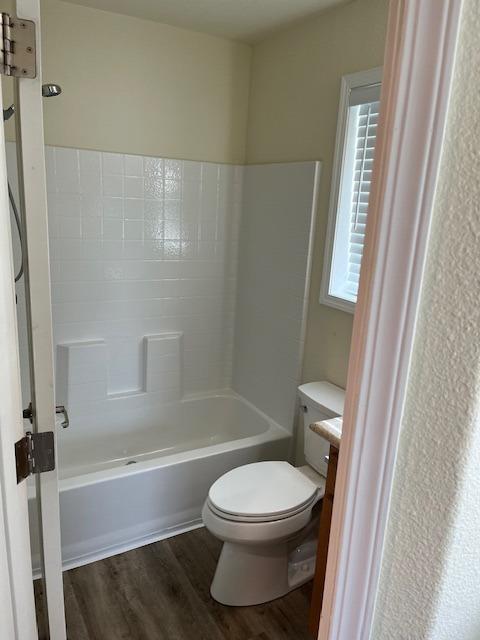 314 South Main Street, Unit 70 Angels Camp, CA 95222 - Photo 3 of 9 a bathroom with a toilet a sink and a bathtub