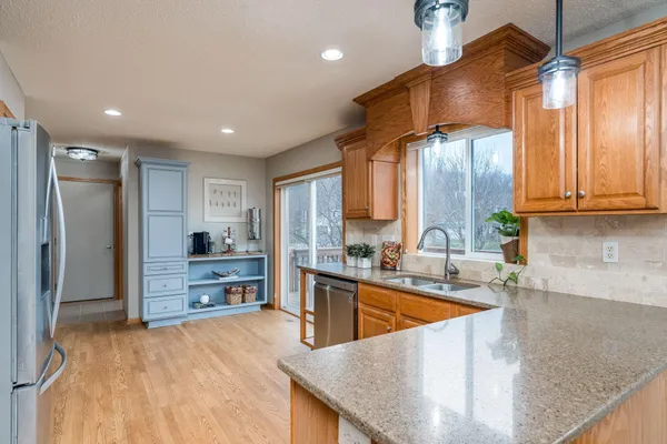 $485,000 | 730 Debbie Lane, Carver, MN 55315