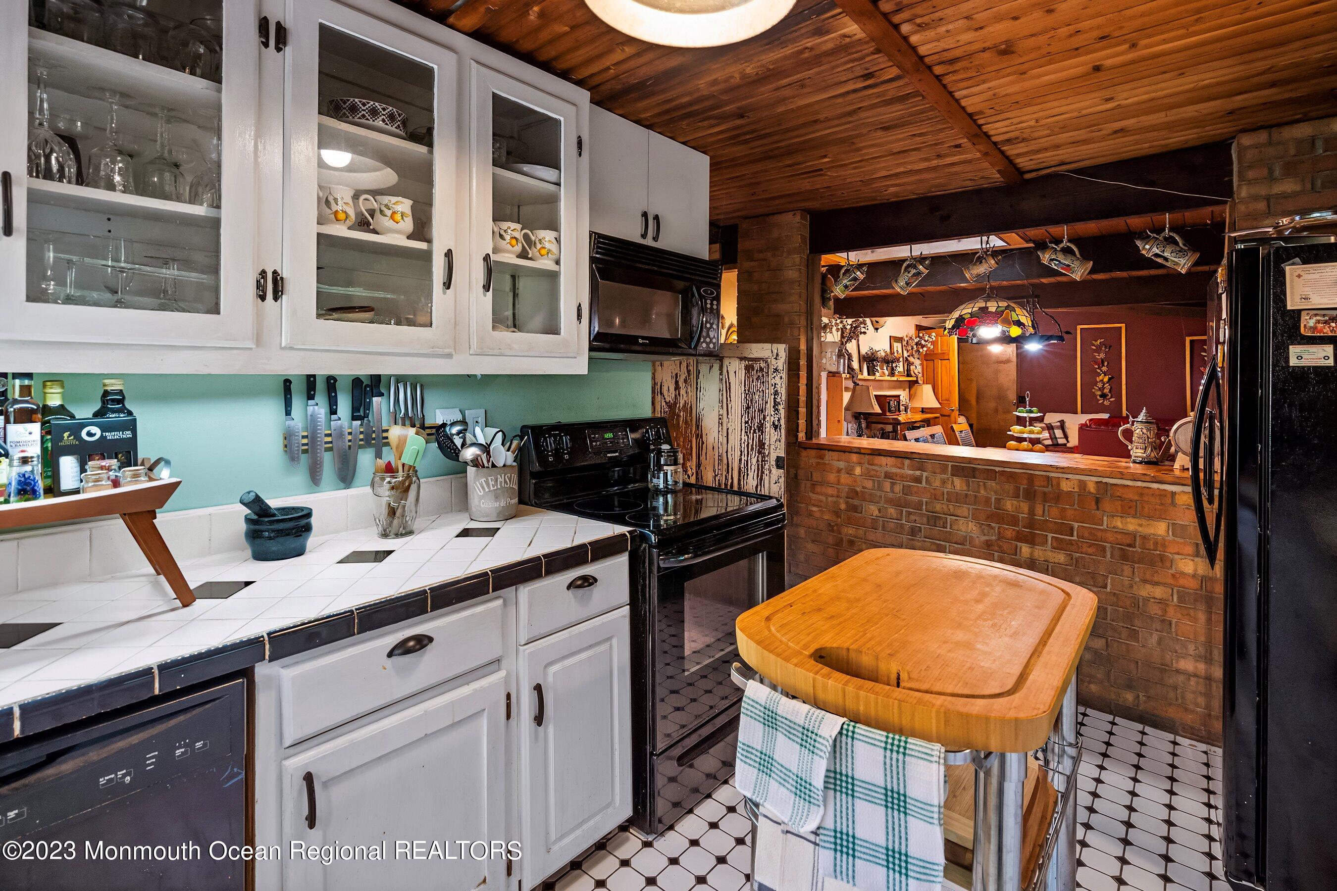 786 Bowman Road Jackson, NJ 08527 - Photo 13 of 26 12-Kitchen 1B