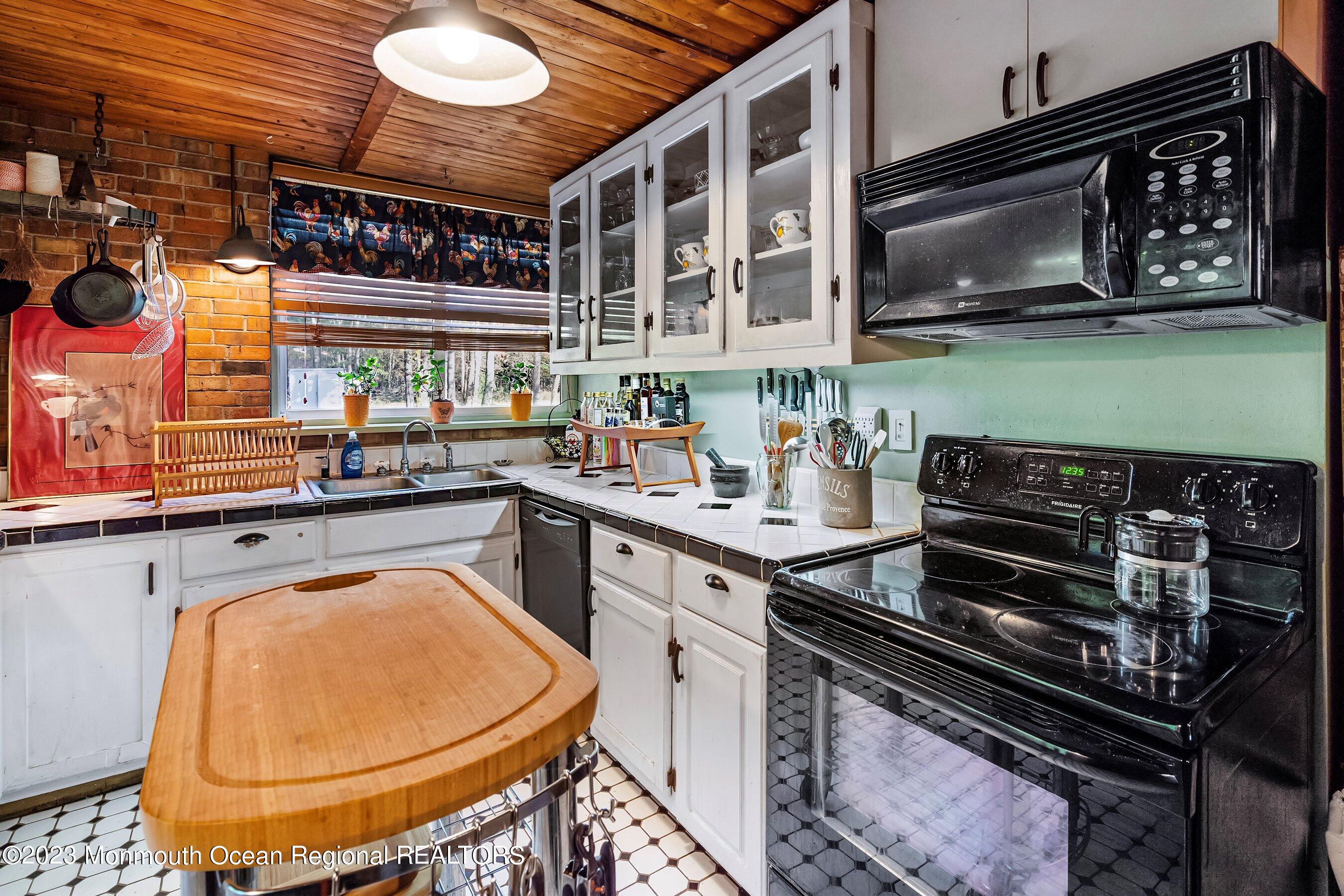 786 Bowman Road Jackson, NJ 08527 - Photo 14 of 26 13-Kitchen 1C