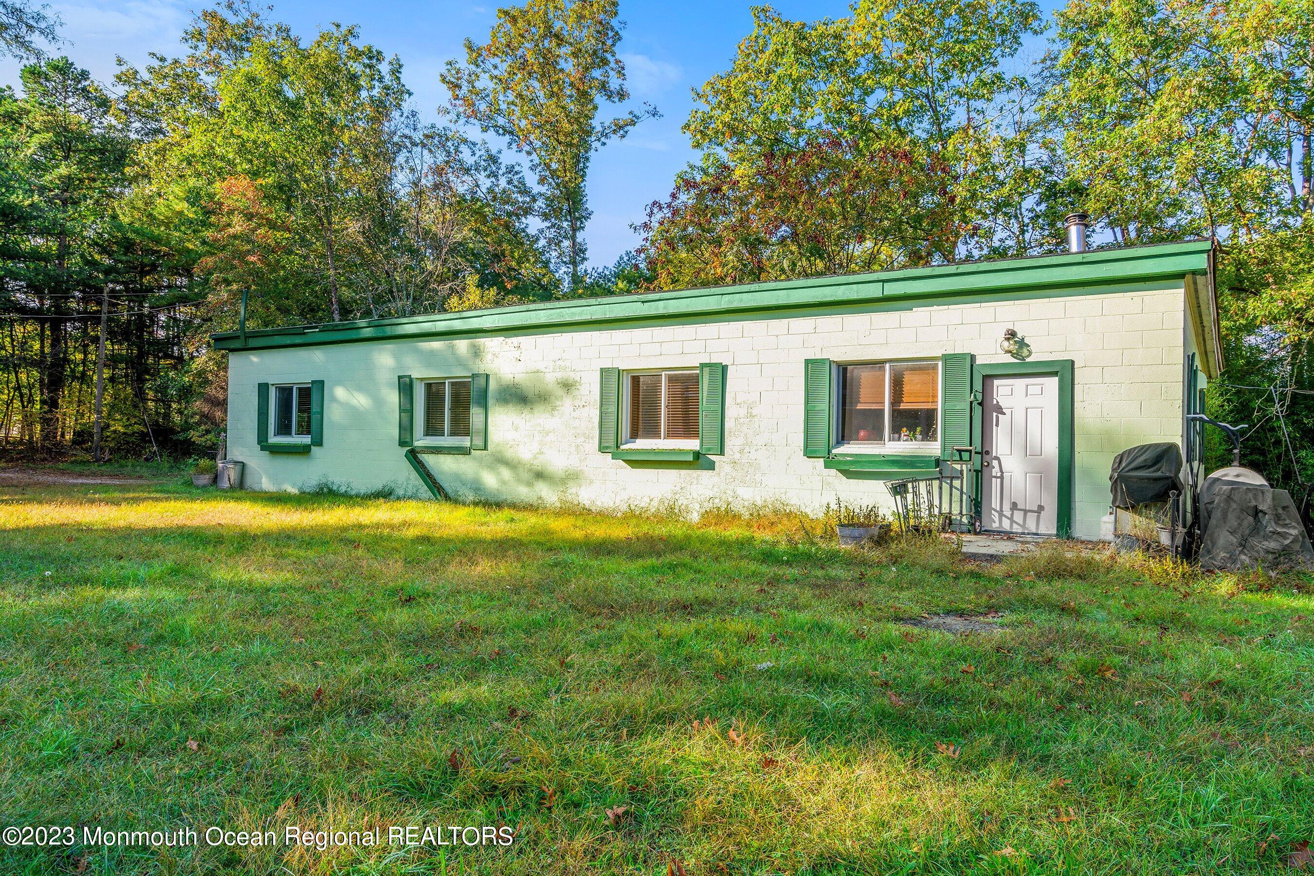 786 Bowman Road Jackson, NJ 08527 - Photo 24 of 26 23-Rear Right