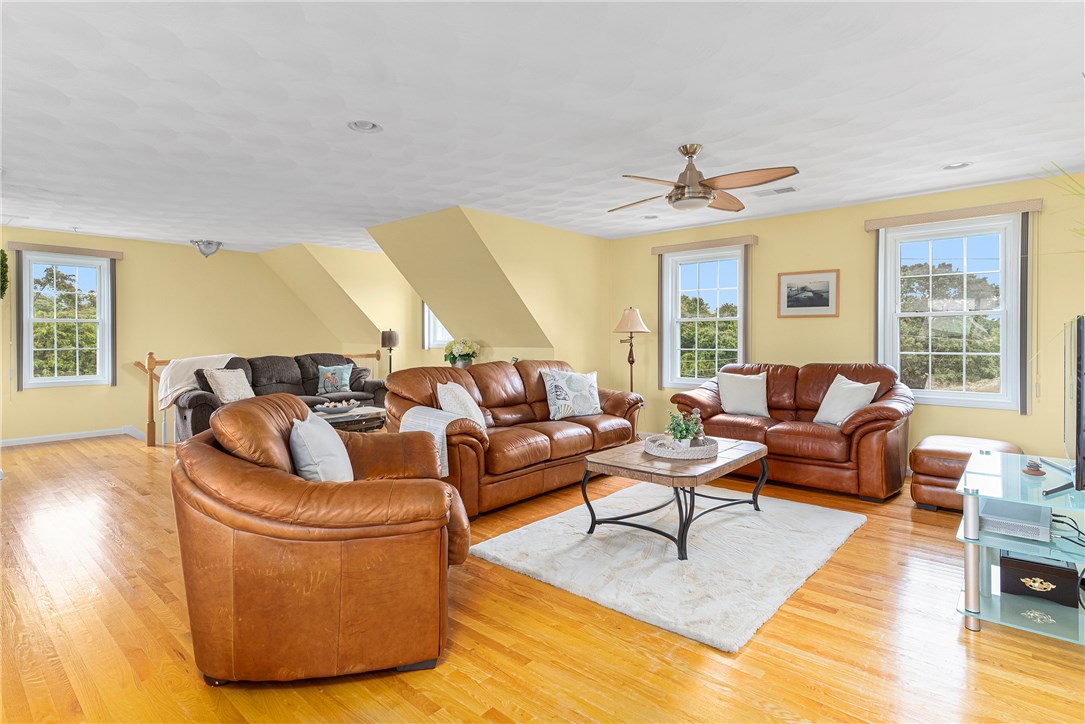 1 Meadow Road Narragansett, RI 02882 - Photo 9 of 50