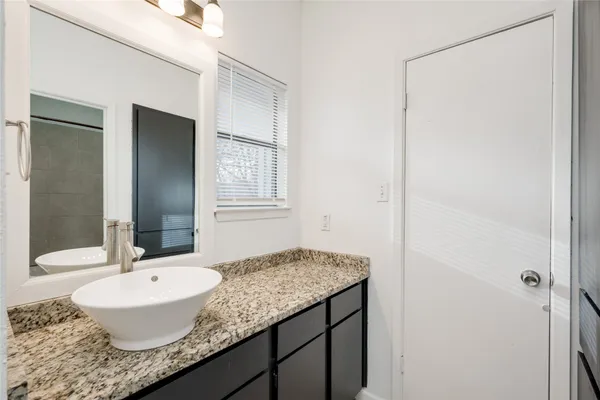 $1,550 | 5304 Indio Cove, Unit B, Austin, TX 78745