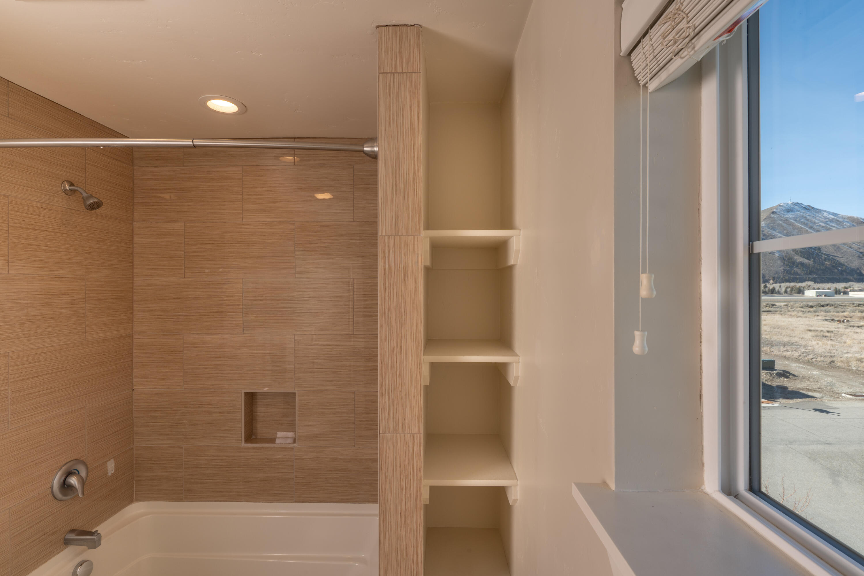 2450 Shenandoah Drive Hailey, ID 83333 - Photo 13 of 32 Guest Bath