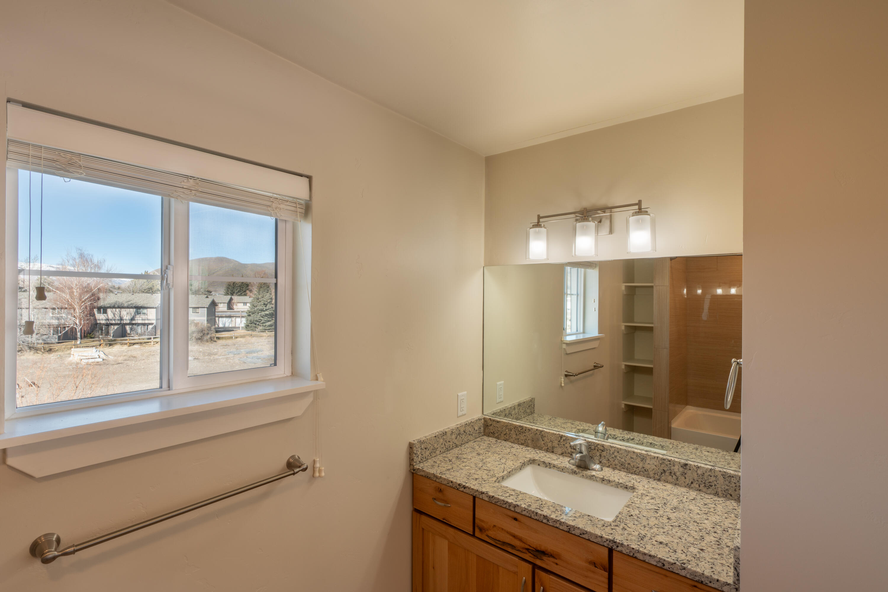2450 Shenandoah Drive Hailey, ID 83333 - Photo 14 of 32 Guest Bath