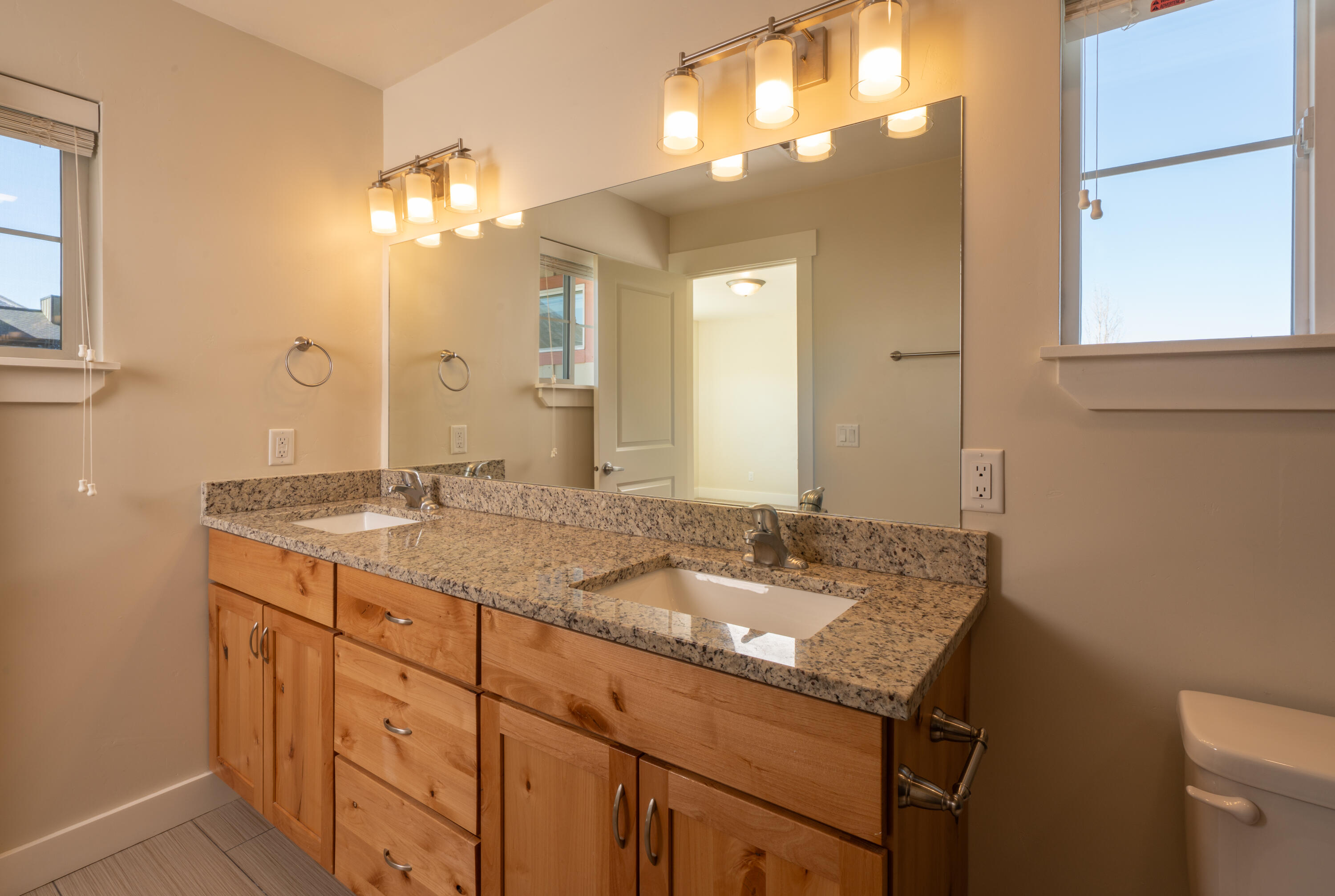 2450 Shenandoah Drive Hailey, ID 83333 - Photo 9 of 32 Primary Bath