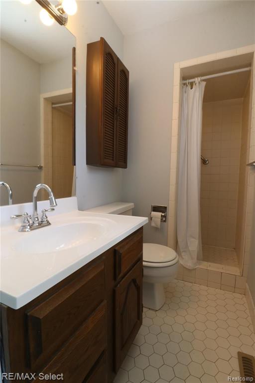 3231 West Hill Road Flint, MI 48507 - Photo 25 of 34
