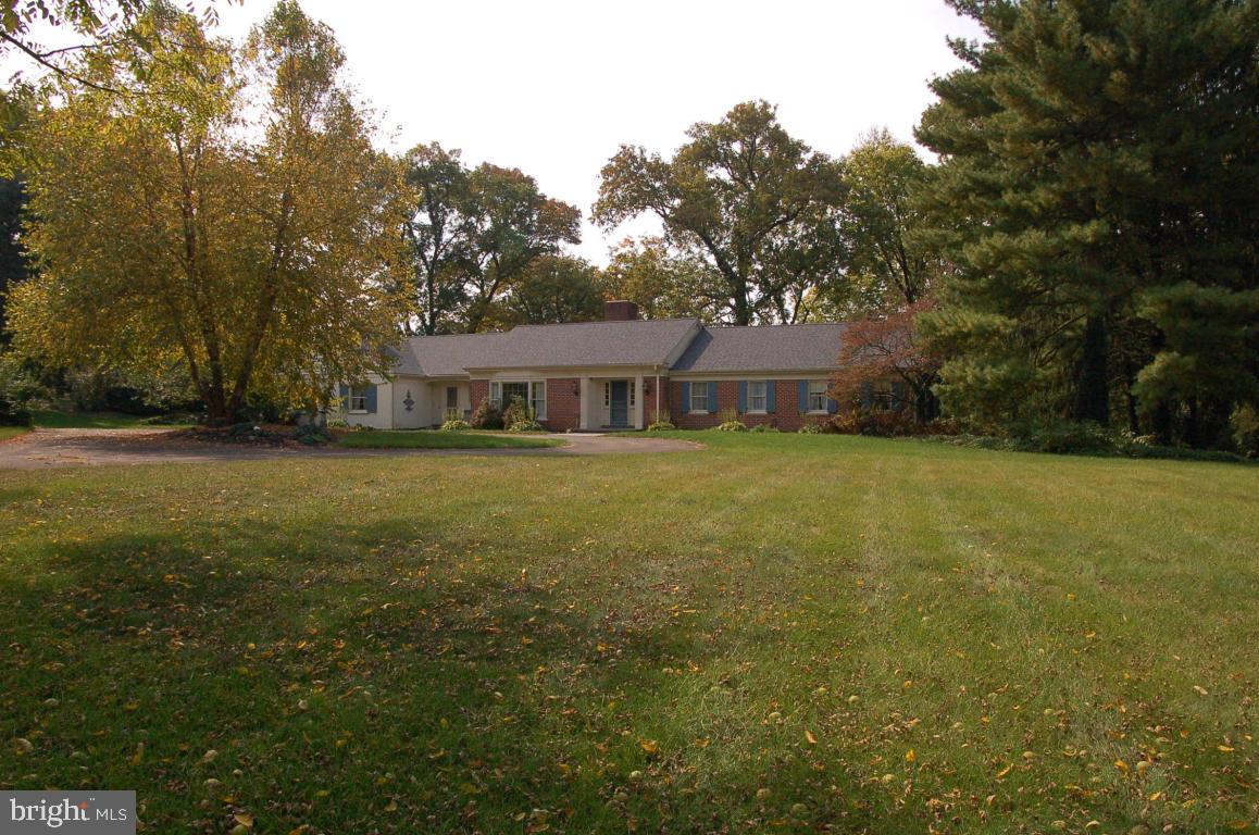 620 Millcross Road Lancaster, PA 17601 - Photo 2 of 31