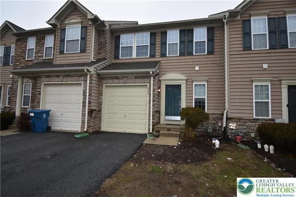 $2,400 | 233 Auburn Drive, Easton, PA 18042