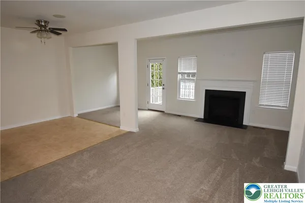 $2,400 | 233 Auburn Drive, Easton, PA 18042