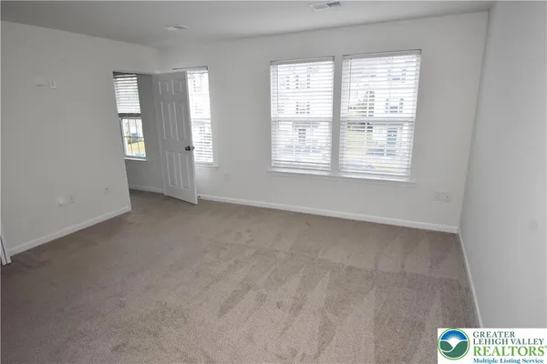 $2,400 | 233 Auburn Drive, Easton, PA 18042