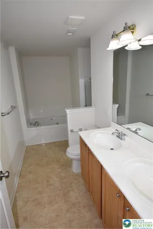 $2,400 | 233 Auburn Drive, Easton, PA 18042