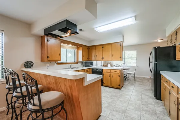 $2,600 | 18211 Mueschke Road, Cypress, TX 77433