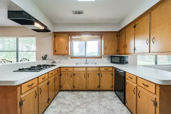 $2,600 | 18211 Mueschke Road, Cypress, TX 77433