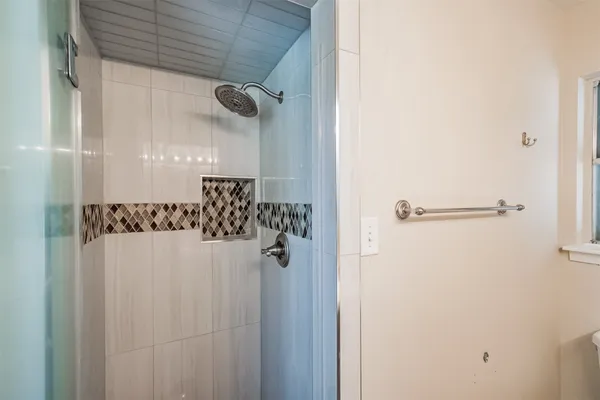 $2,600 | 18211 Mueschke Road, Cypress, TX 77433
