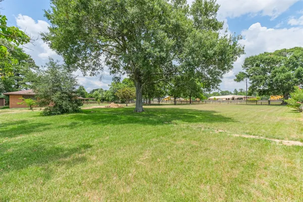 $2,600 | 18211 Mueschke Road, Cypress, TX 77433