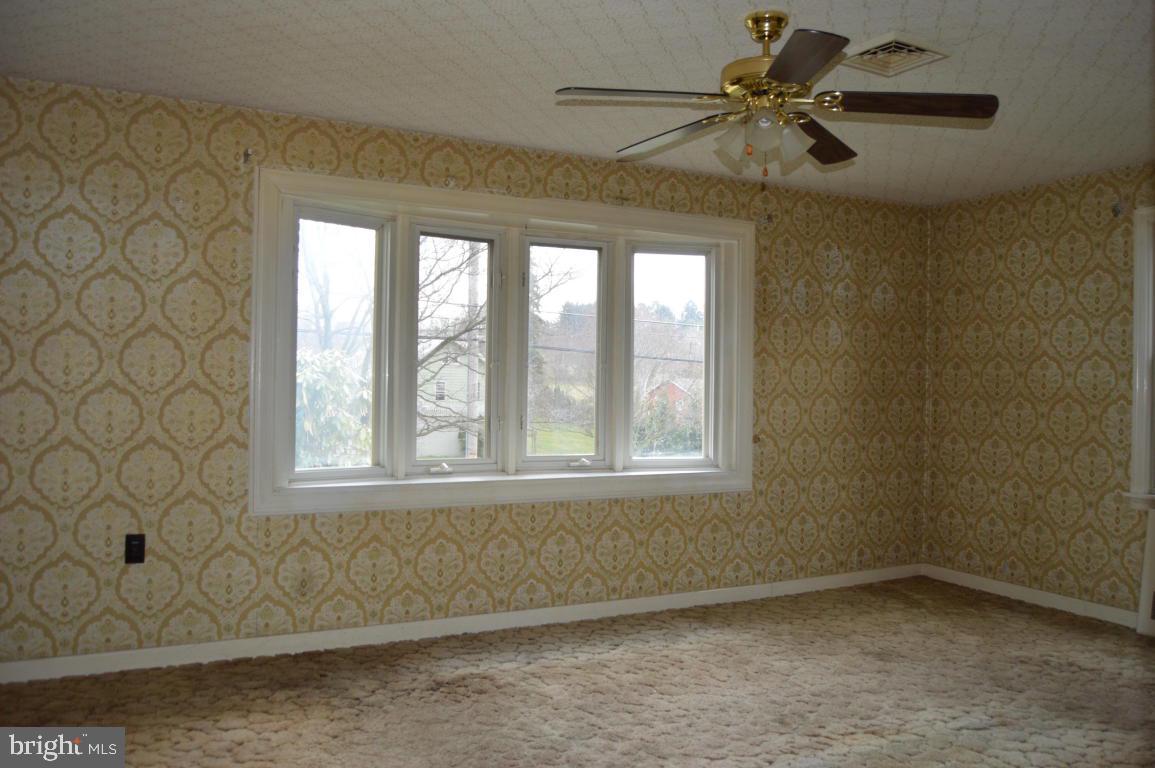 185 Akron Road Ephrata, PA 17522 - Photo 4 of 11 Gallery Image 4