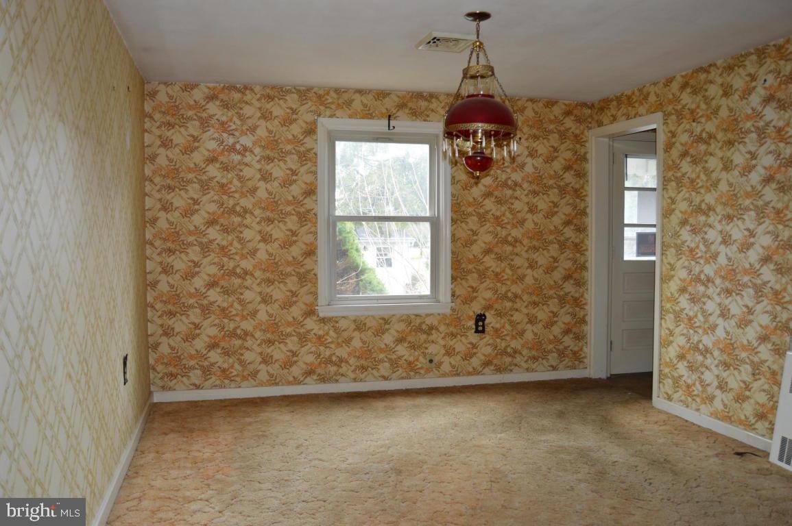 185 Akron Road Ephrata, PA 17522 - Photo 5 of 11 Gallery Image 5