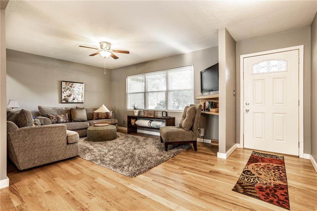 7045 Allisonville Road Indianapolis, IN 46220 - Photo 3 of 31 Gallery Image 3